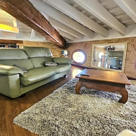 Atico Exclusivo Del Siglo Xvi Con Terraza Privada En El Corazon De Ciutat Vella Walencja