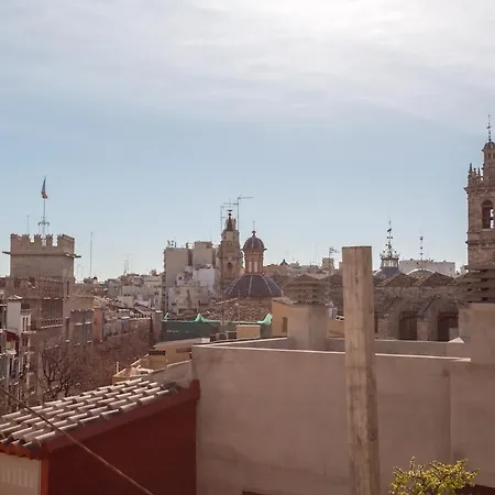 Atico Exclusivo Del Siglo Xvi Con Terraza Privada En El Corazon De Ciutat Vella Apartament